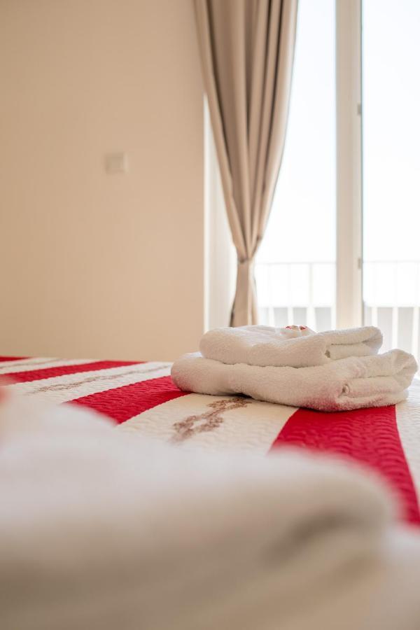 Apartment Piano ดูบรอฟนิก ภายนอก รูปภาพ